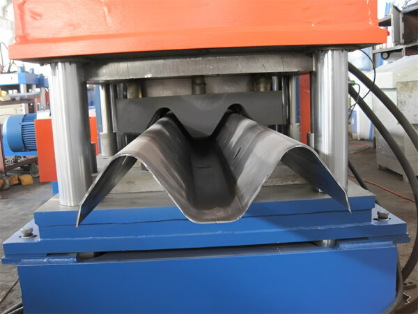 ⁦Two waves highway guardrail machine⁩ - الصورة ⁦5⁩