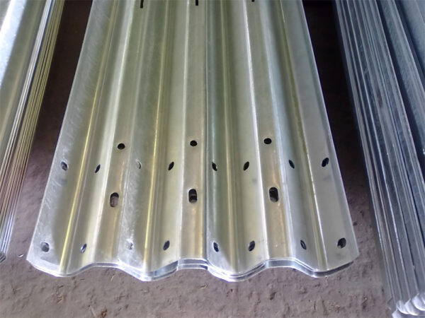 ⁦Two waves highway guardrail machine⁩ - الصورة ⁦7⁩